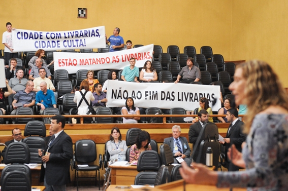 A vereadora Sofia Cavedon defende as livrarias na Câmara de Porto Alegre - foto Ederson Nunes/CMPA